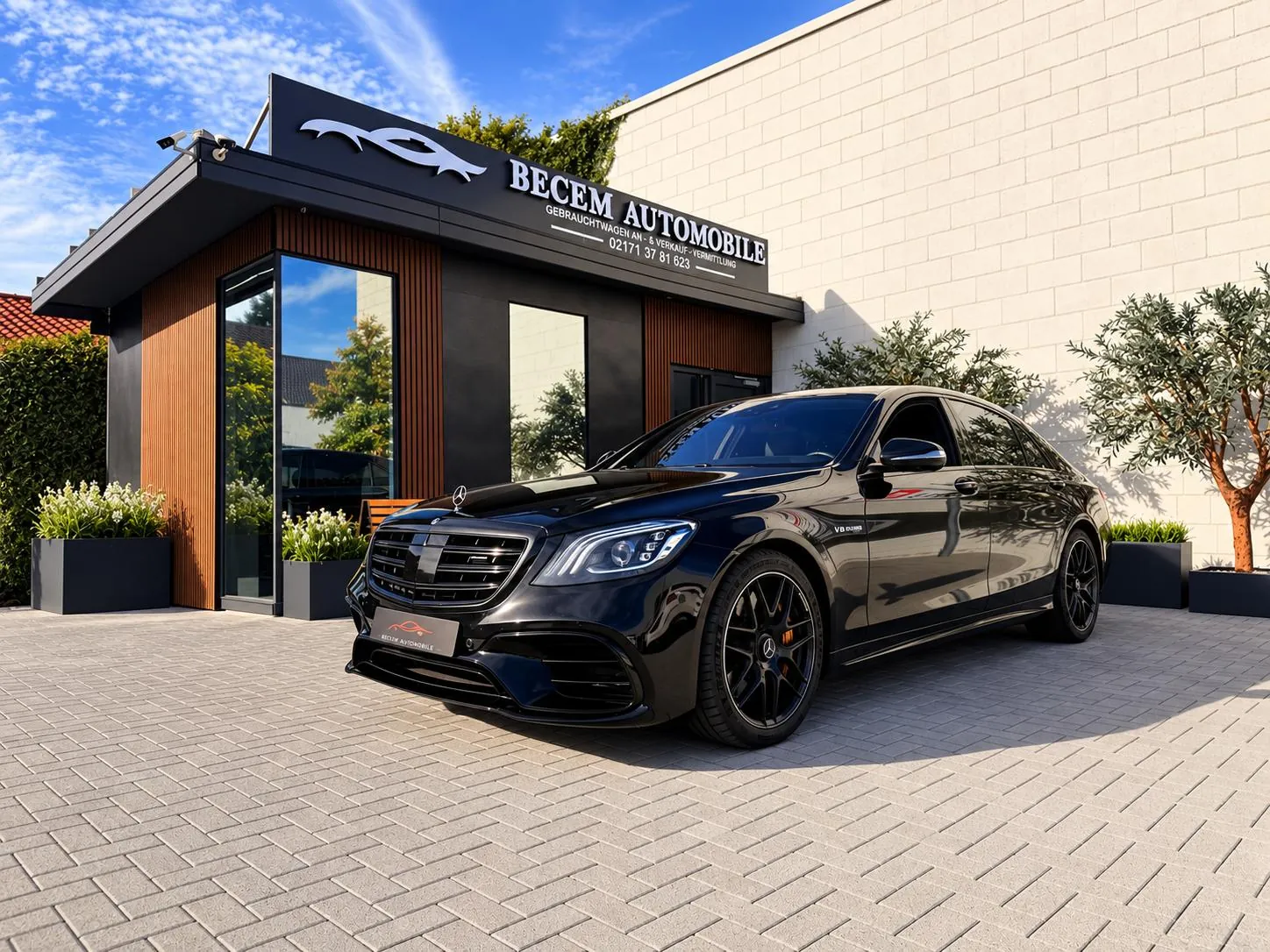 Mercedes-AMG S 63 vor dem Showroom von Becem Automobile in Leverkusen